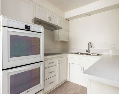 11789 Montana Avenue - Photo Thumbnail 8