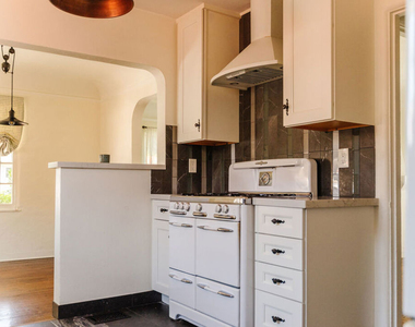 2735 Clyde Avenue - Photo Thumbnail 12