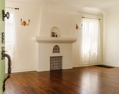 2735 Clyde Avenue - Photo Thumbnail 6