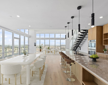 230 W Olympic Boulevard - Photo Thumbnail 7