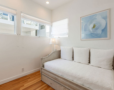 25212 Malibu Road - Photo Thumbnail 29