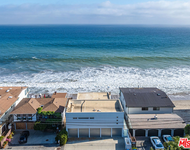 25212 Malibu Road - Photo Thumbnail 3