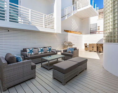 25212 Malibu Road - Photo Thumbnail 13