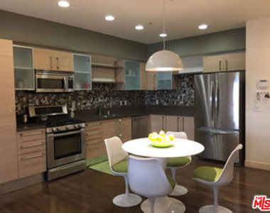 1234 Wilshire Boulevard - Photo Thumbnail 3