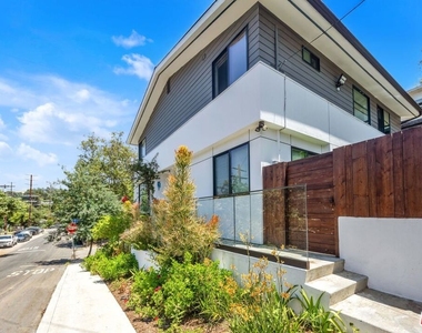4841 Minden Place - Photo Thumbnail 4