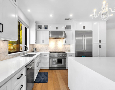 4841 Minden Place - Photo Thumbnail 21
