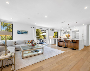 4841 Minden Place - Photo Thumbnail 9