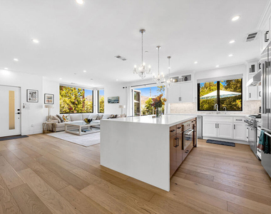 4841 Minden Place - Photo Thumbnail 13
