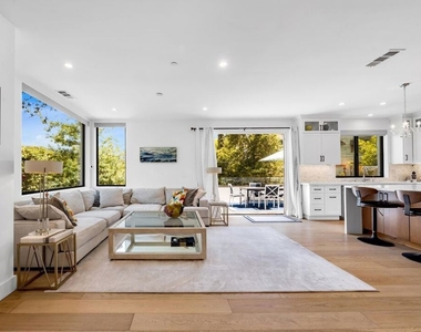 4841 Minden Place - Photo Thumbnail 7