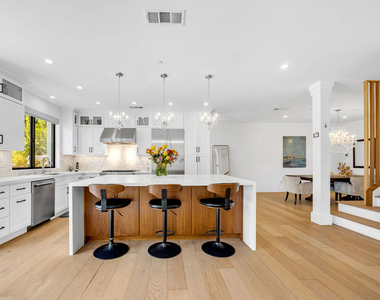 4841 Minden Place - Photo Thumbnail 18
