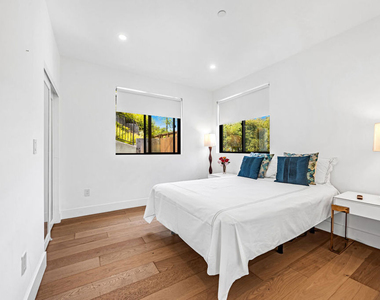 4841 Minden Place - Photo Thumbnail 26