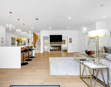 4841 Minden Place - Photo Thumbnail 17