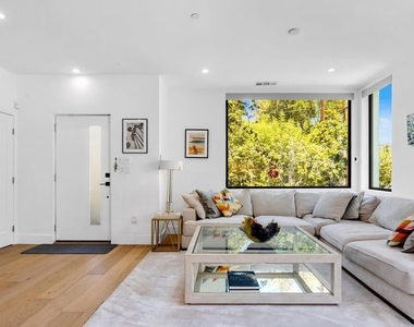 4841 Minden Place - Photo Thumbnail 11