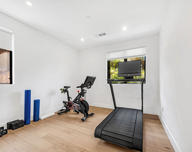 4841 Minden Place - Photo Thumbnail 45