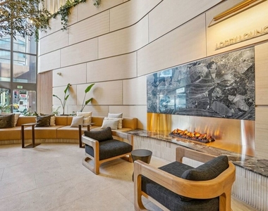 1100 Wilshire Boulevard - Photo Thumbnail 25