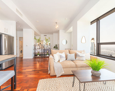 1100 Wilshire Boulevard - Photo Thumbnail 3