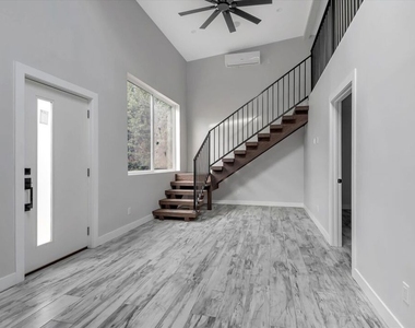 12420 Idaho Avenue - Photo Thumbnail 4