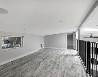 12420 Idaho Avenue - Photo Thumbnail 6