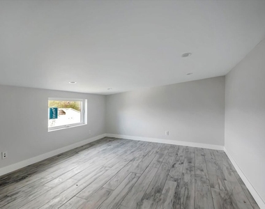12420 Idaho Avenue - Photo Thumbnail 7