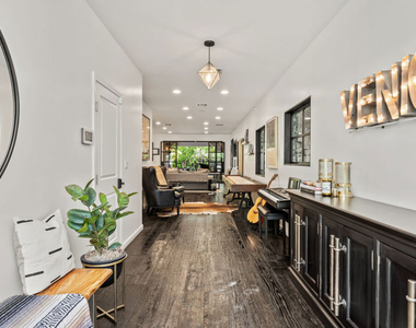 3159 Thatcher Avenue - Photo Thumbnail 7