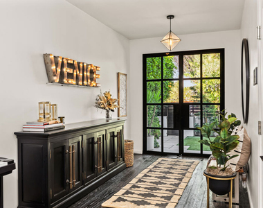 3159 Thatcher Avenue - Photo Thumbnail 9