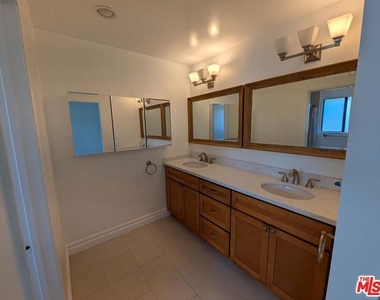 10051 Topanga Canyon Boulevard - Photo Thumbnail 36