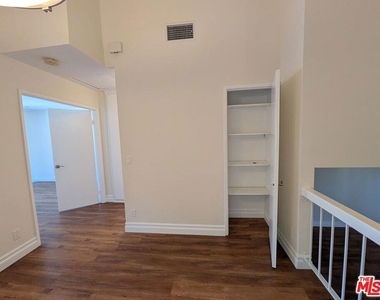 10051 Topanga Canyon Boulevard - Photo Thumbnail 18