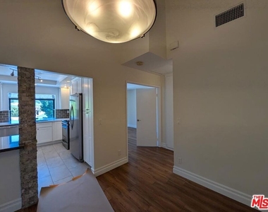 10051 Topanga Canyon Boulevard - Photo Thumbnail 11