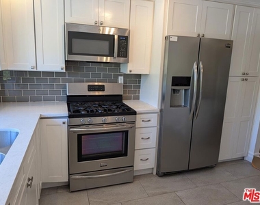 10051 Topanga Canyon Boulevard - Photo Thumbnail 16