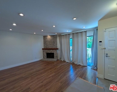 10051 Topanga Canyon Boulevard - Photo Thumbnail 3