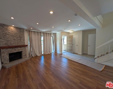 10051 Topanga Canyon Boulevard - Photo Thumbnail 5