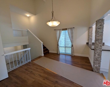 10051 Topanga Canyon Boulevard - Photo Thumbnail 21