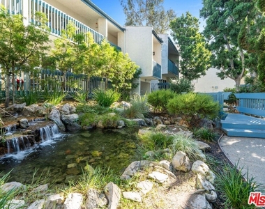 647 S Prospect Avenue - Photo Thumbnail 20
