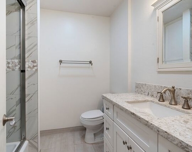 647 S Prospect Avenue - Photo Thumbnail 11