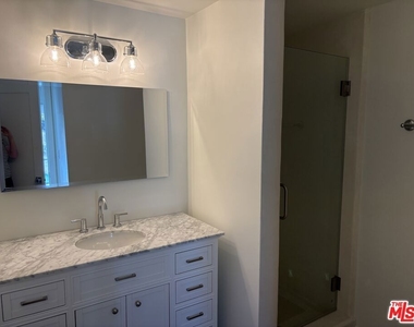 2915 Setting Sun Drive - Photo Thumbnail 12