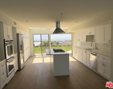 2915 Setting Sun Drive - Photo Thumbnail 4