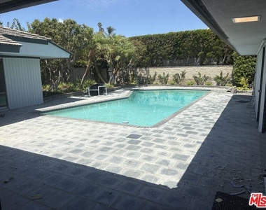 2915 Setting Sun Drive - Photo Thumbnail 9