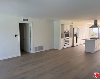 2915 Setting Sun Drive - Photo Thumbnail 8