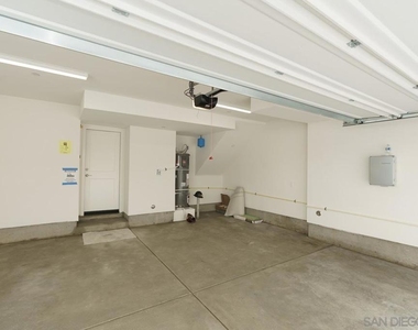 2564 Delphinium Ln - Photo Thumbnail 16