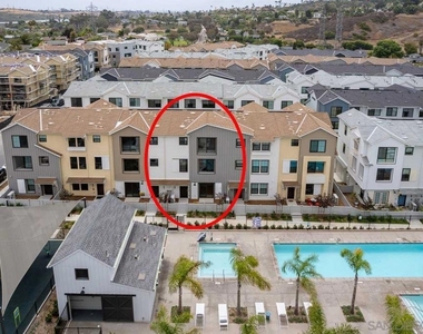 2564 Delphinium Ln - Photo Thumbnail 21