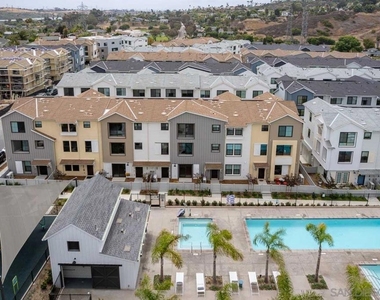 2564 Delphinium Ln - Photo Thumbnail 22