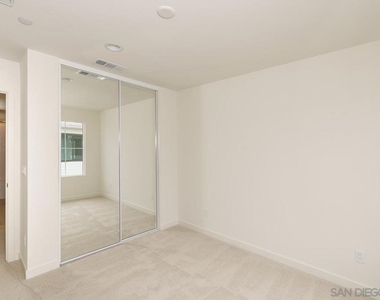 2564 Delphinium Ln - Photo Thumbnail 34