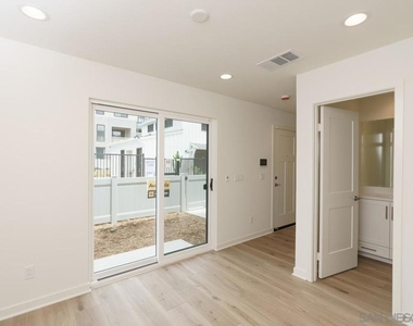 2564 Delphinium Ln - Photo Thumbnail 30