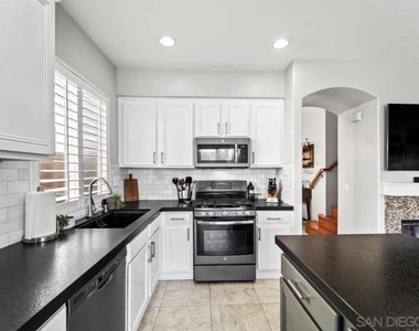 1729 Mendota St - Photo Thumbnail 4