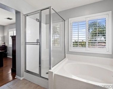 1729 Mendota St - Photo Thumbnail 7