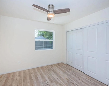 4956 63rd St - Photo Thumbnail 6