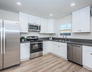 4956 63rd St - Photo Thumbnail 3