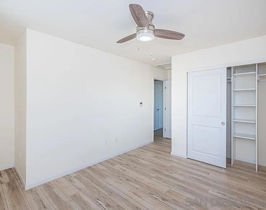 4956 63rd St - Photo Thumbnail 15