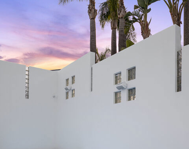 2231 Sunset Plaza Drive - Photo Thumbnail 33