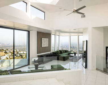 2231 Sunset Plaza Drive - Photo Thumbnail 11